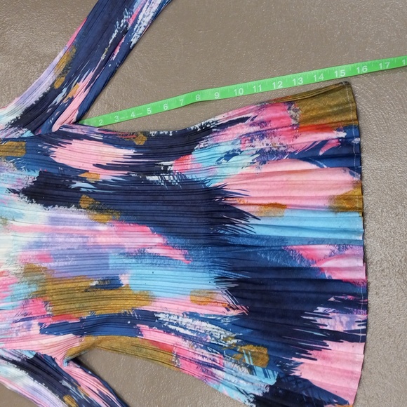 Milano Multi-Colored, Super Stretchy, Abstract, 3/4 Sleeve Shirt - Picture 6 of 11